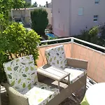 Carevic بيت ضيافة
