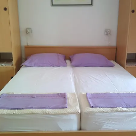 Carevic Guest house